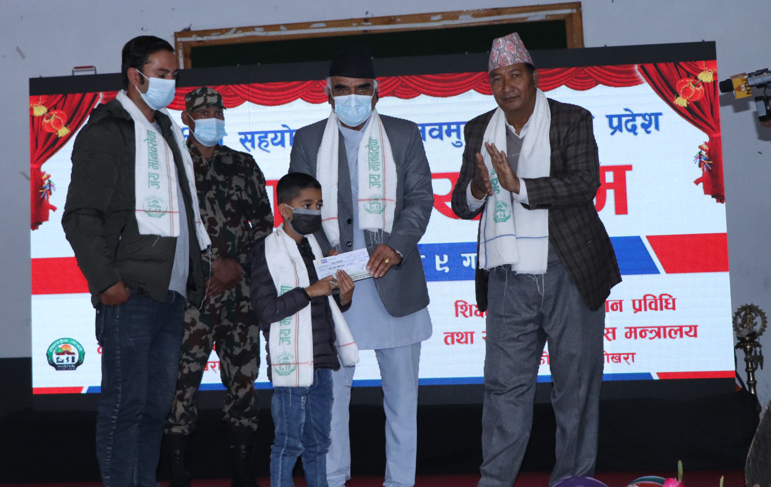 कोरोनाले अभिभावक गुमाएकालाई गण्डकी सरकारले दिन थाल्यो मासिक पाँच हजार रुपैयाँ